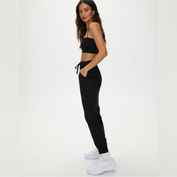 $9🎅🏼 Aritzia Sunday Best Black Jogger Lightweight Pants - Picture 1 of 14